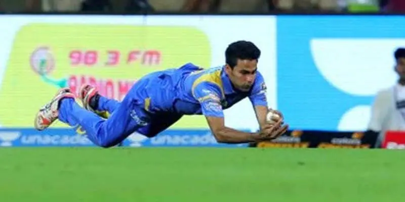 MOHAMMAD KAIF (One of the best fielders In India)