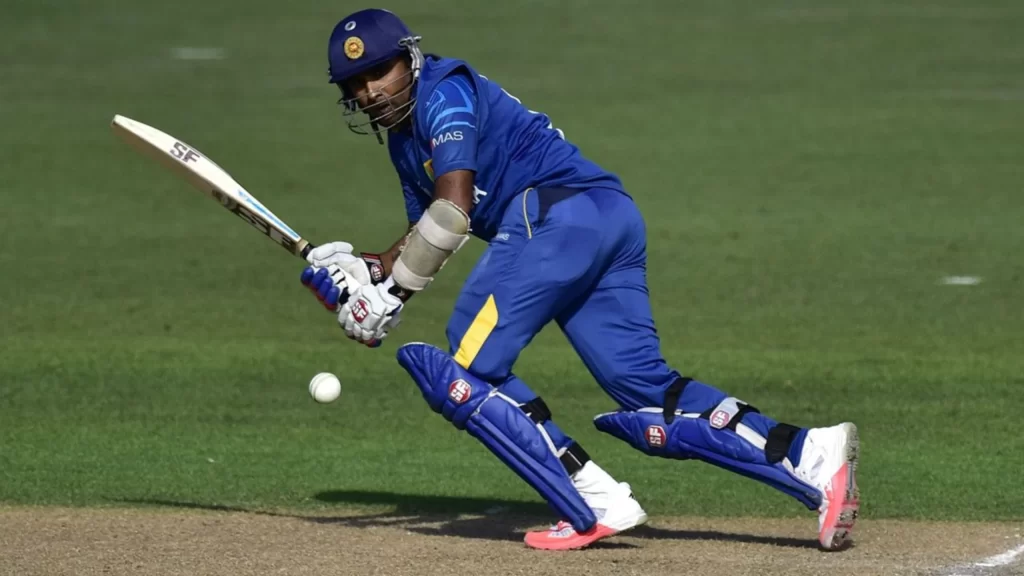 Mahela Jayawardene no.1 batsman in the world
