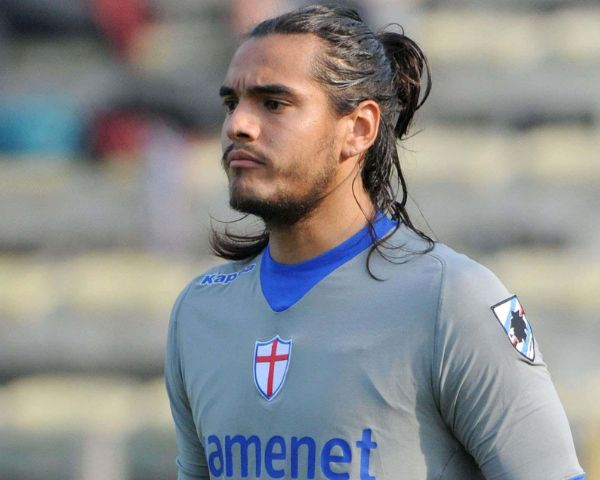 Sergio Romero football player with long hair