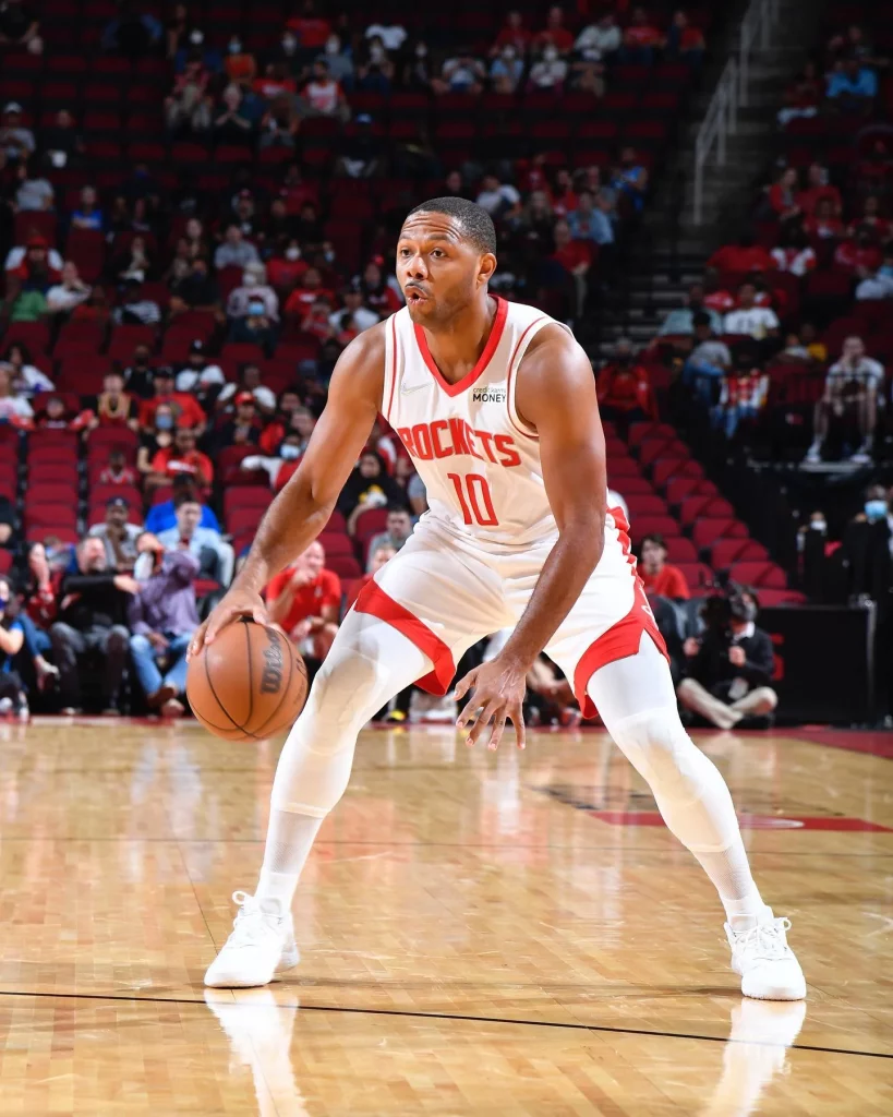 Eric Gordon: American-Bahamian basketball shooting guard
