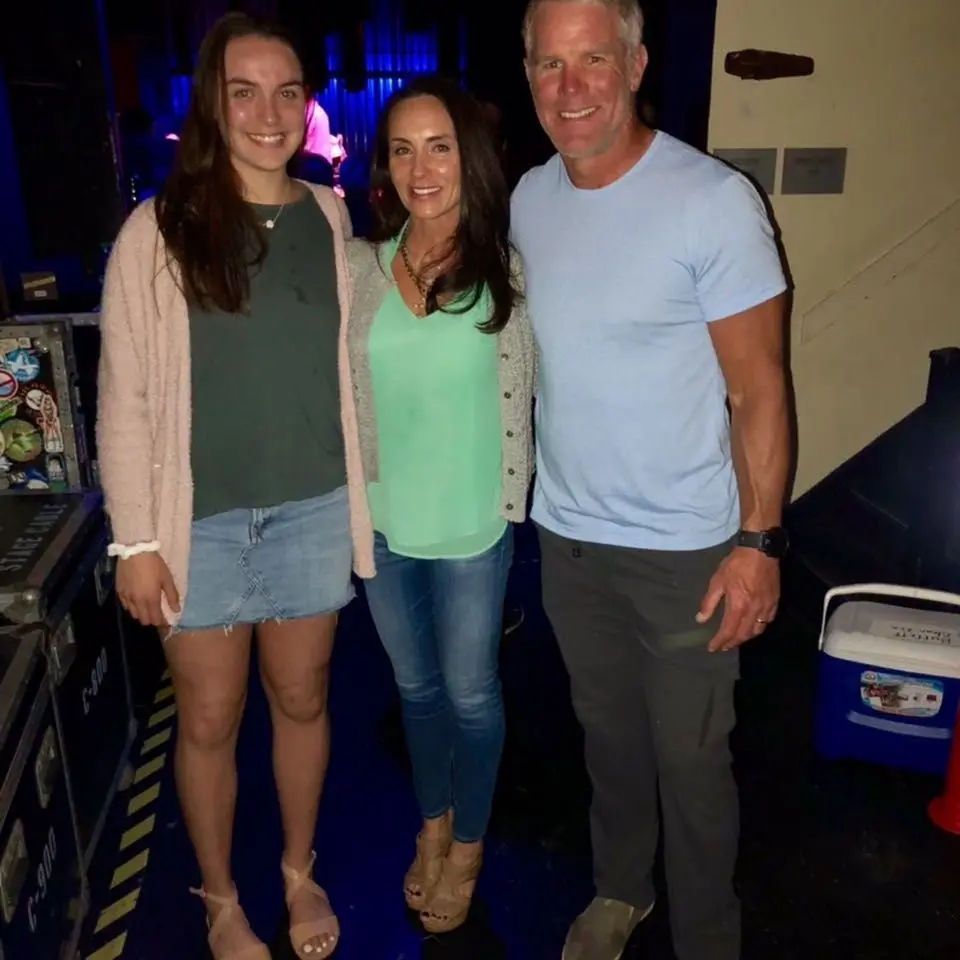 Brett Favre with his wife Deanna Tynes and daughter Breleigh