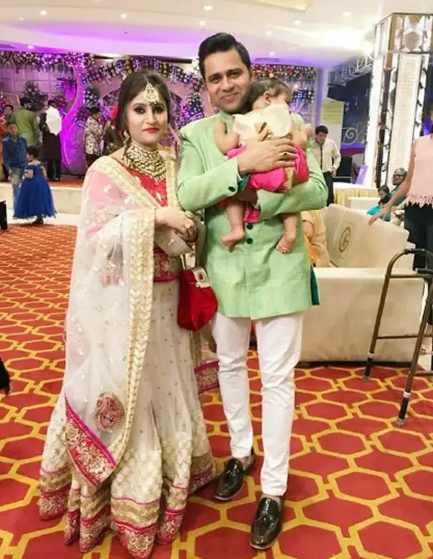 Aakash Chopra with his Wife
