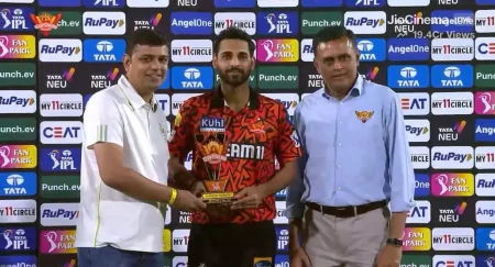 Bhuvneshwar Kumar won the player of the match award.