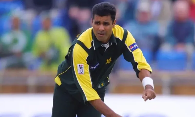 Waqar Younis - Best All-time Pakistani Bowler